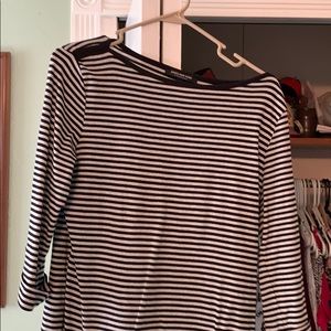 Black and white horizontal stripe sweater w